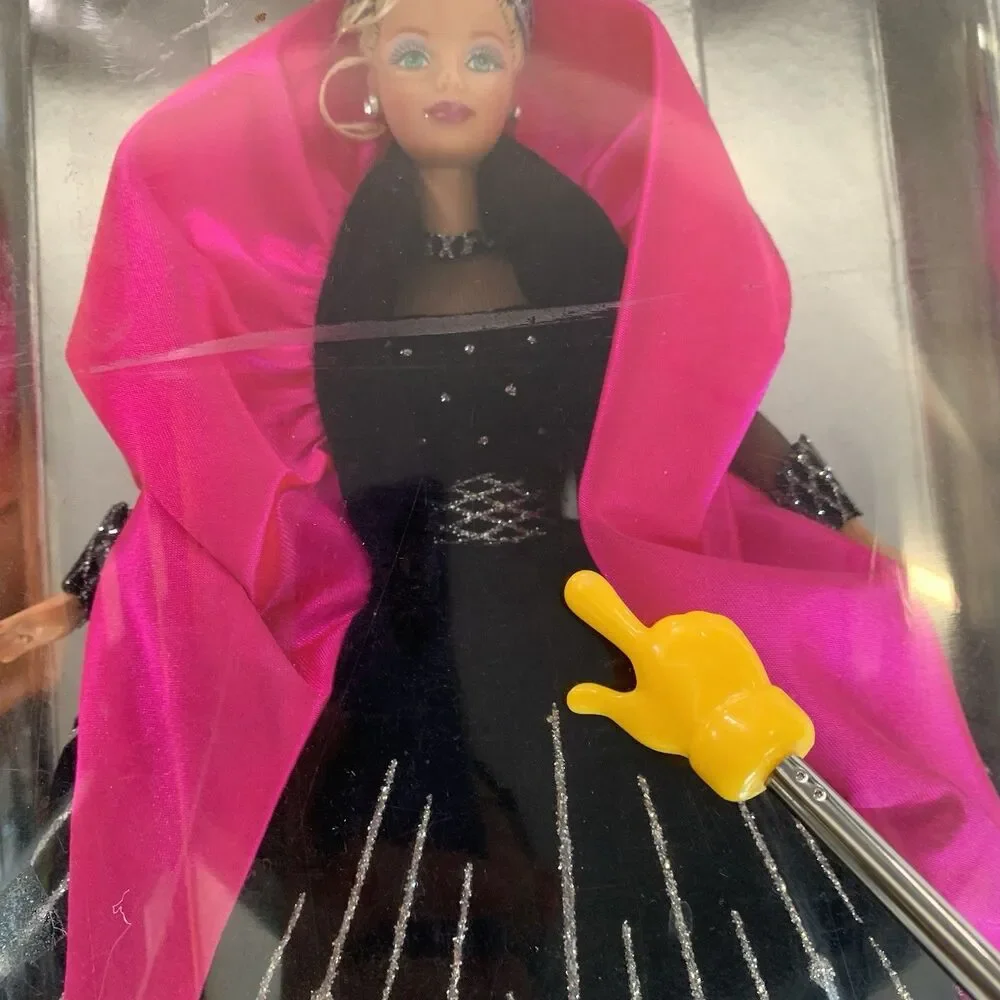 1998 Rare Happy Holidays Barbie with Multiple Print Errors But Bad Box